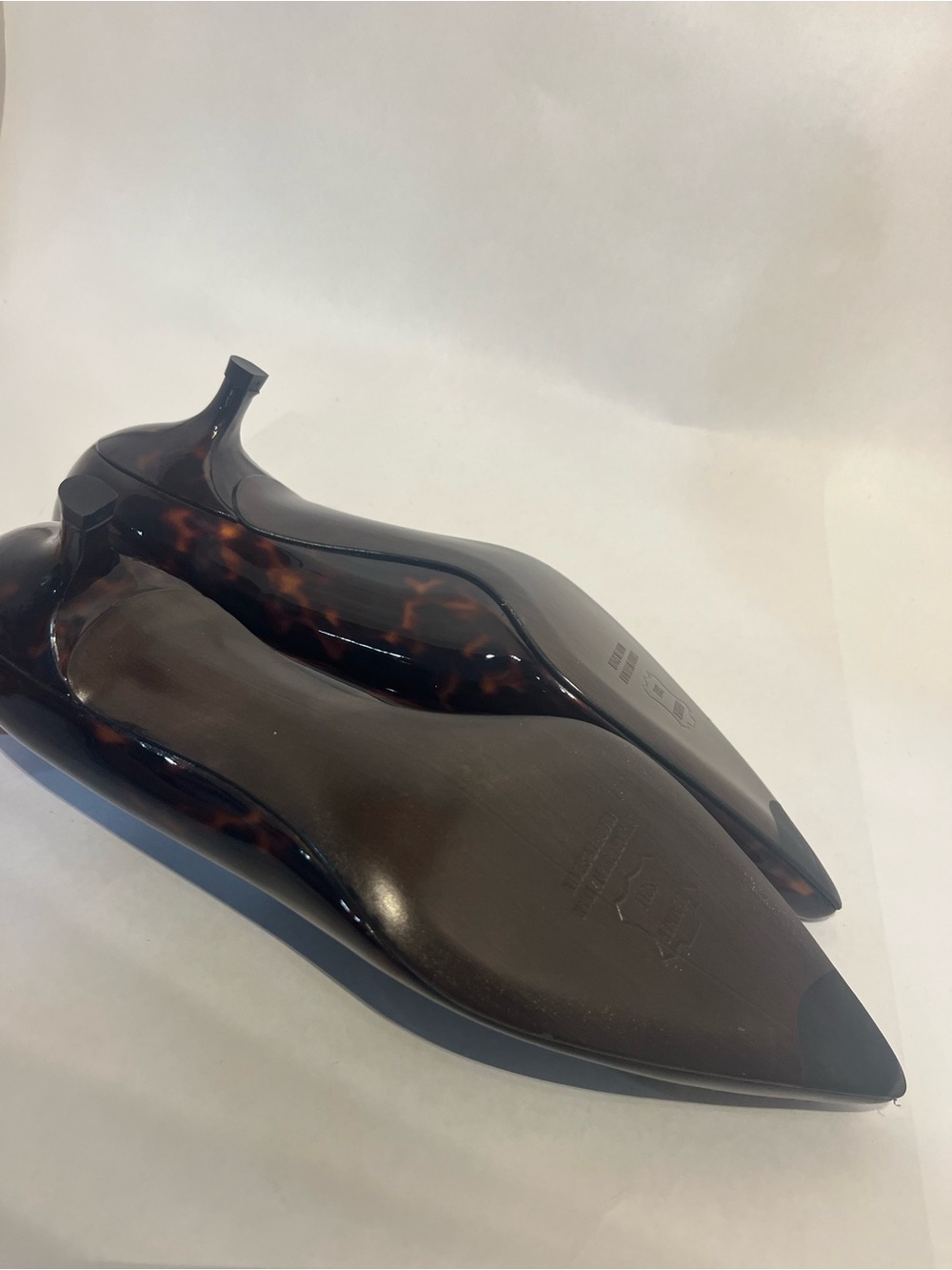 Stuart Weitzman Pointed Toe Tortoiseshell Patent kitten heels (never worn) - Picture 5 of 8